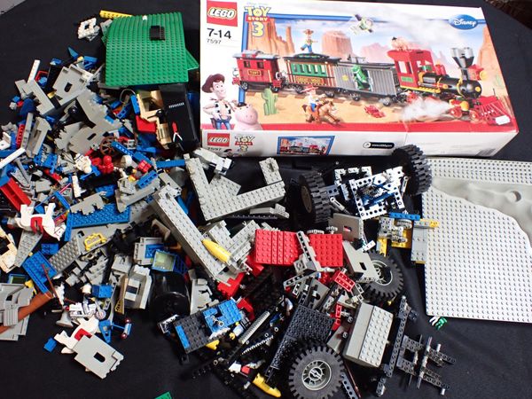 A QUANTITY OF LEGO