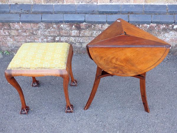 AN EDWARDIAN MAHOGANY TRIANGULAR OCCASIONAL TABLE