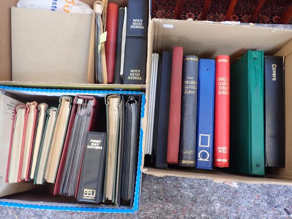 A QUANTITY OF BRITISH STAMPS