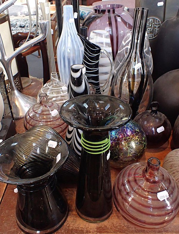 A COLLECTION OF MODERN GLASS VASES