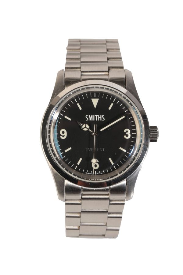 SMITHS EVEREST: A GENTLEMAN'S STAINLESS STEEL BRACELET WATCH