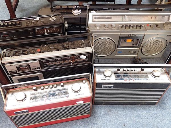 TWO ROBERTS R606-MB RADIOS