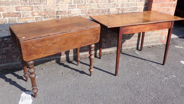 A 19th CENTURY MAHOGANY RECTANGULAR TABLE
