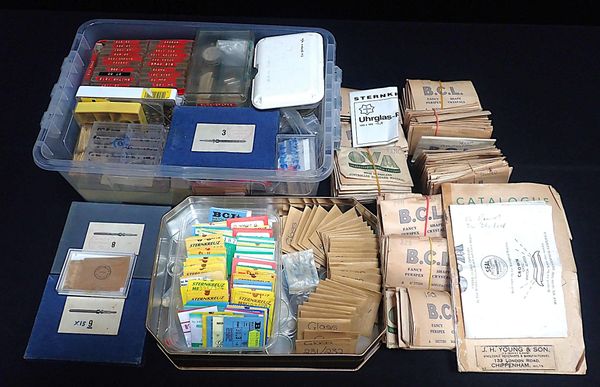 A QUANTITY OF VARIOUS WATCH & POCKET WATCH CROWNS