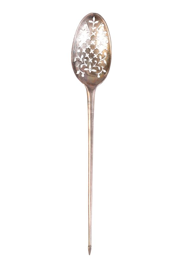 A GEORGE III SILVER MOTE SPOON