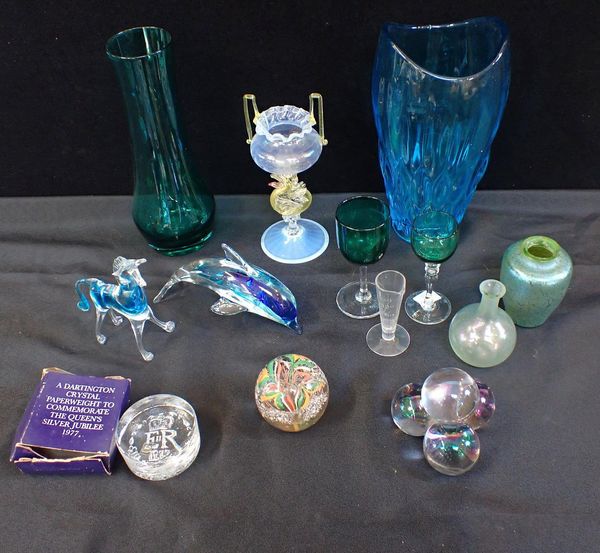 A COLLECTION OF GLASSSWARE