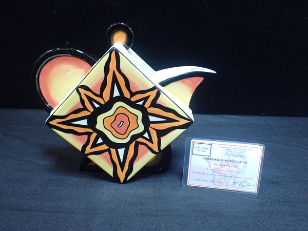 LORNA BAILEY: THE SOLAR TEAPOT