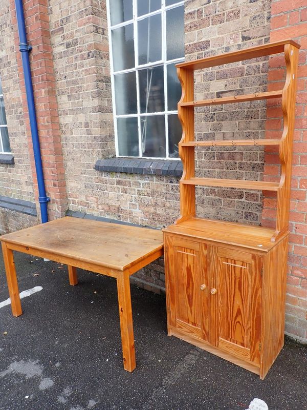 A MODERN PINE KITCHEN TABLE AND DRESSER