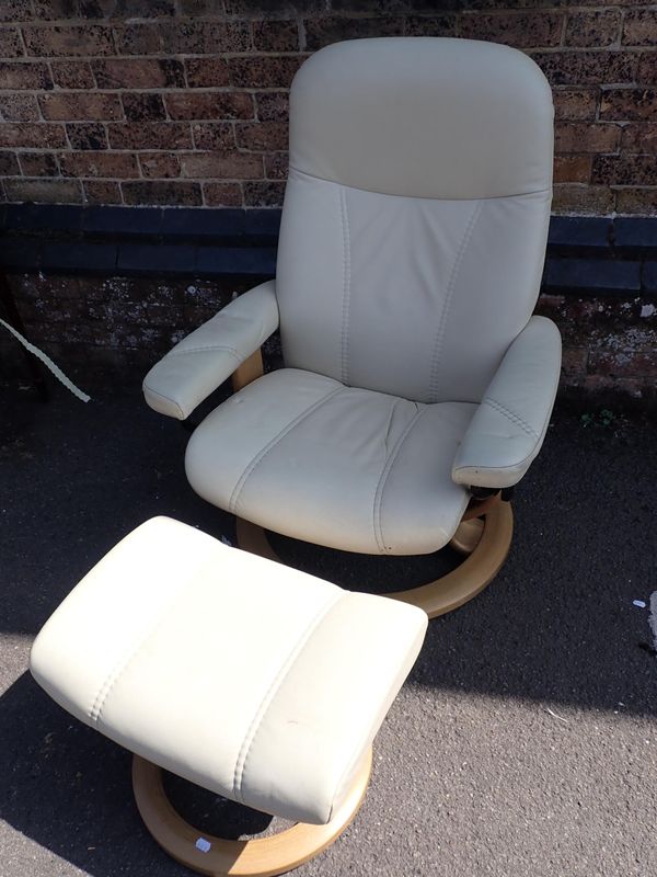 AN EKORNES STRESSLESS ARMCHAIR