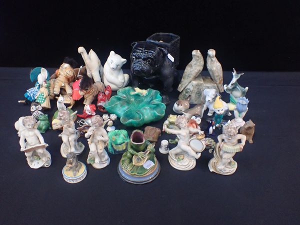 A CAPODIMONTE CHERUB BAND