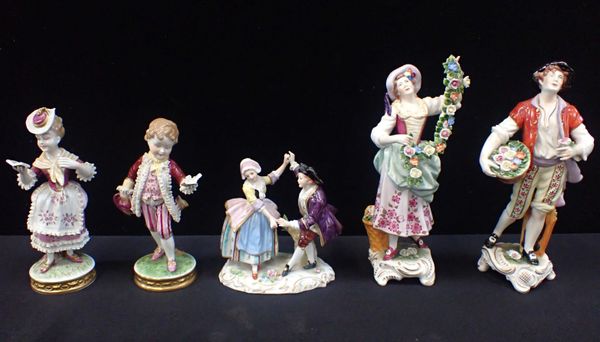 A PAIR OF UNTERWEISSBACH FIGURINES