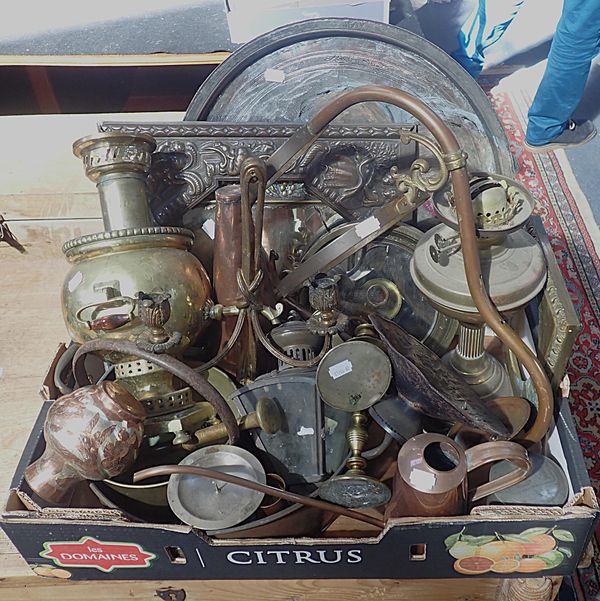 A COLLECTION OF BRASS AND OTHER METAL WARE
