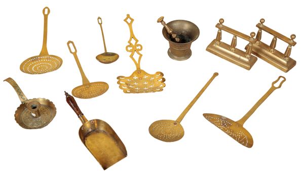 A COLLECTION OF VICTORIAN BRASSWARE