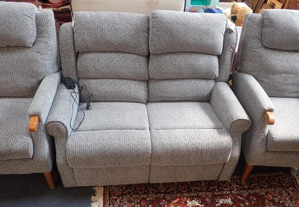 A MODERN THREE-PIECE SUITE WITH RECLINER SOFA