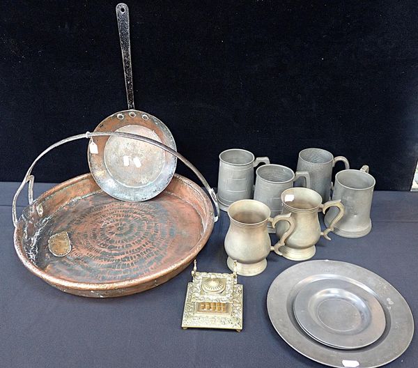 A QUANTITY OF PEWTER, A COPPER RICE PAN