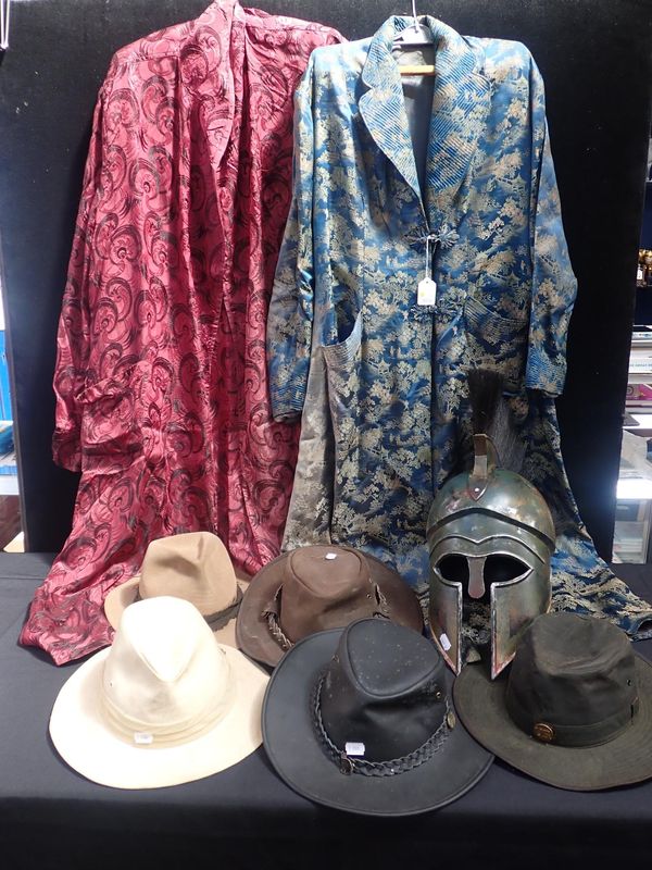 A VINTAGE CHINESE SILK COAT