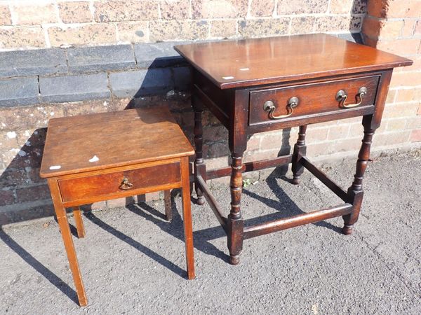 AN 18th CENTURY STYLE OAK SIDE TABLE, ON TURNED LEGS