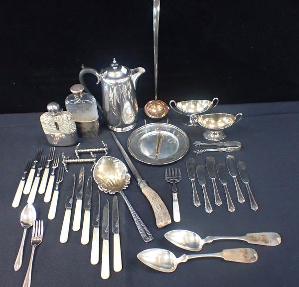 A PAIR OF 19TH CENTURY AMERICAN ‘COIN SILVER’ STYLE SPOONS