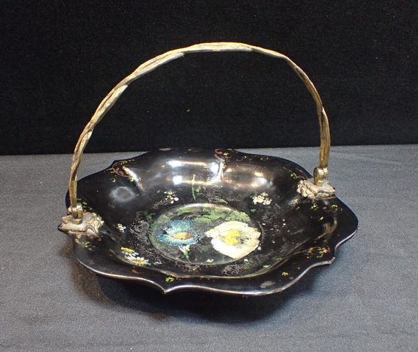 A JENNENS & BETTRIDGE PAPIER MACHE  BOWL