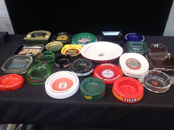 A COLLECTION OF PUB ADVERTISING ASH TRAYS
