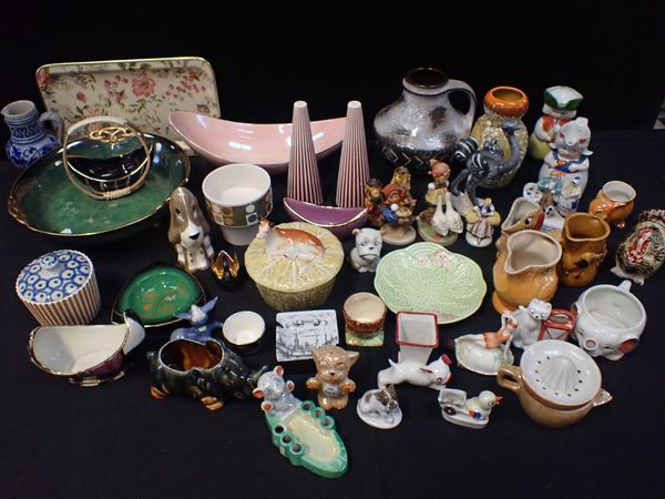 A COLLECTION OF 20th CENTURY CERAMICS