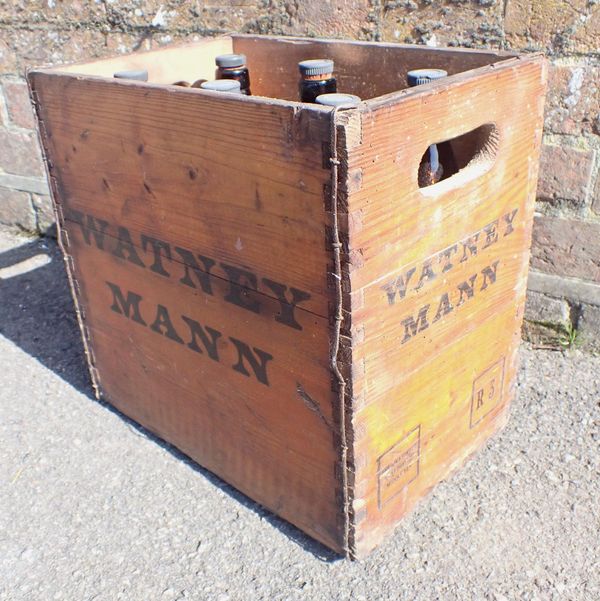 A VINTAGE 'WATNEY MANN' BEER CRATE