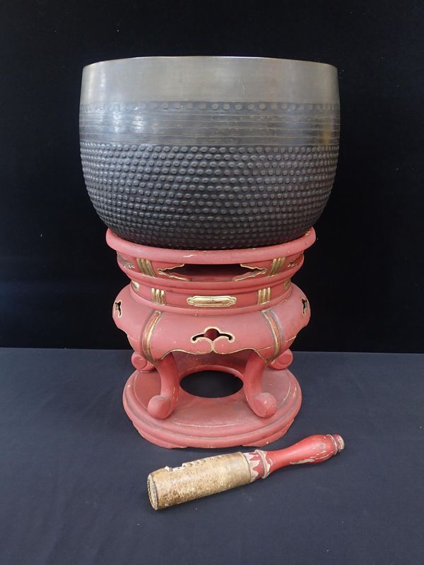 AN JAPANESE SINGING BOWL