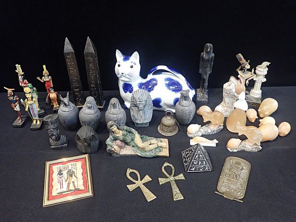 A COLLECTION OF ANCIENT EGYPTIAN THEMED ITEMS