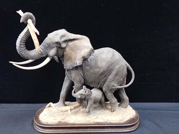 COUNTRY ARTISTS 'NEW TO THE BUSH'  LIMITED EDITION ELEPHANT SCULPTURE