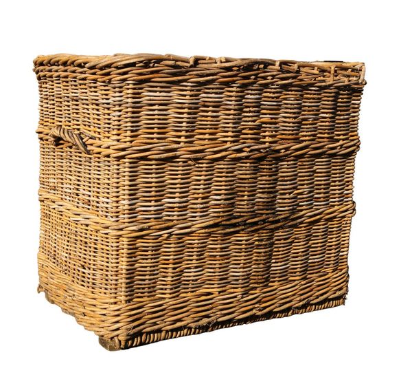 A LARGE COUNTRY HOUSE WICKER LOG OR LAUNDRY BASKET