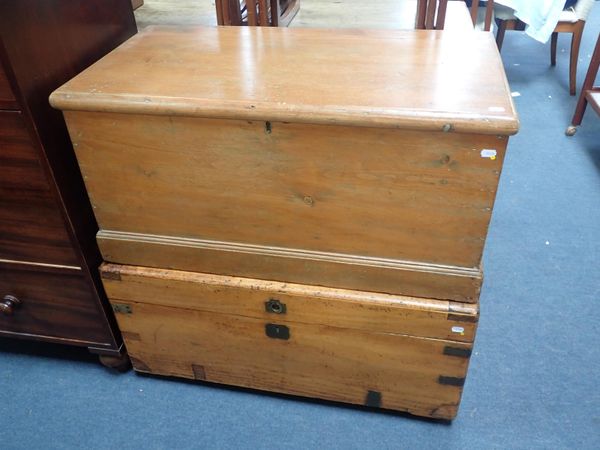 A METAL-BOUND CAMPHORWOOD TRUNK