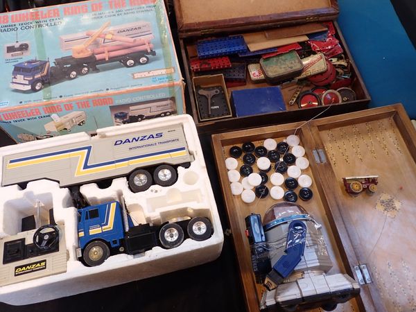 A RADIO SHACK ROBIE THE ROBOT