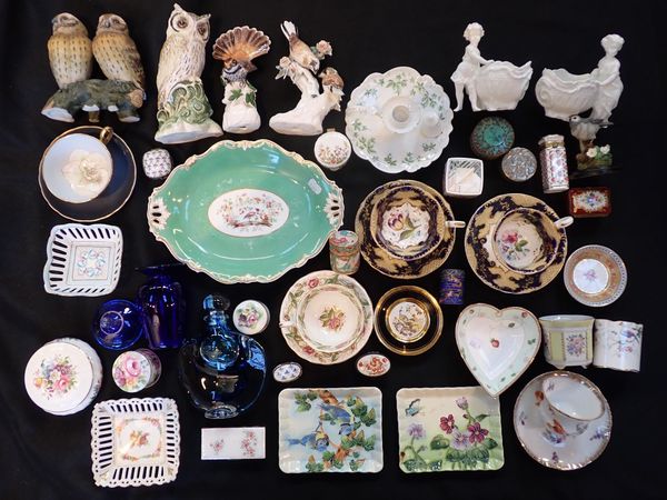 A COLLECTION OF CABINET CERAMICS, AND OTHER ITEMS