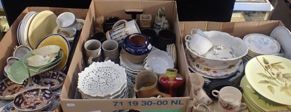 A COLLECTION OF MIXED CERAMICS
