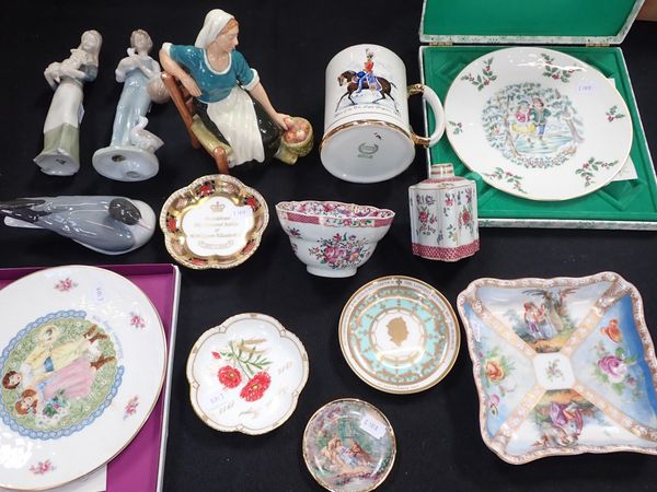 A PARIS PORCELAIN CADDY OF CANTONESE STYLE