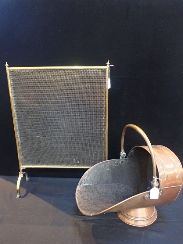 A VICTORIAN COPPER COAL  SCUTTLE