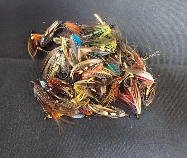 A QUANTITY OF VINTAGE SALMON FLIES