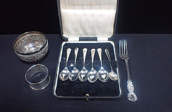 A SILVER PART SET OF COFFEE SPOONS