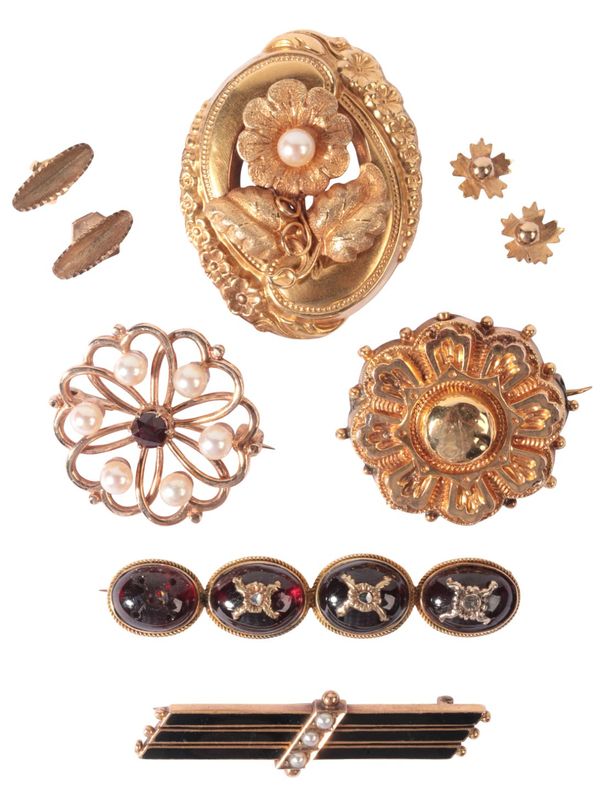 A COLLECTION OF ANTIQUE JEWELLERY