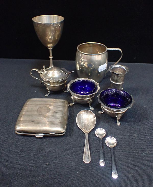 A SILVER MUG BY WALKER & HALL