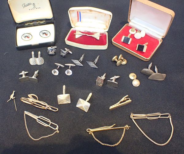 A PAIR OF MODERNIST SILVER CUFFLINKS
