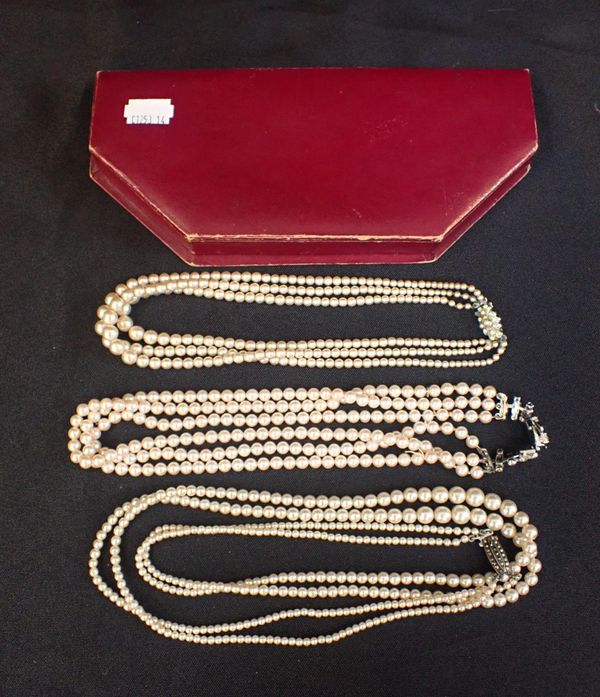 A COLLECTION OF FAUX PEARL NECKLACES