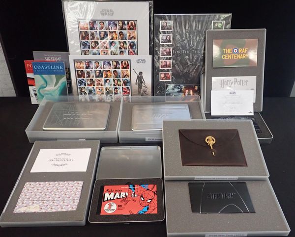 A VERY USEFUL RANGE OF MODERN LIMITED EDITION BOOKLETS FROM ROYAL MAIL