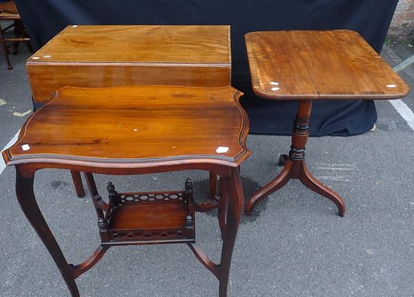 A 19th CENTURY MAHOGANY RECTANGULAR TRIPOD TABLE