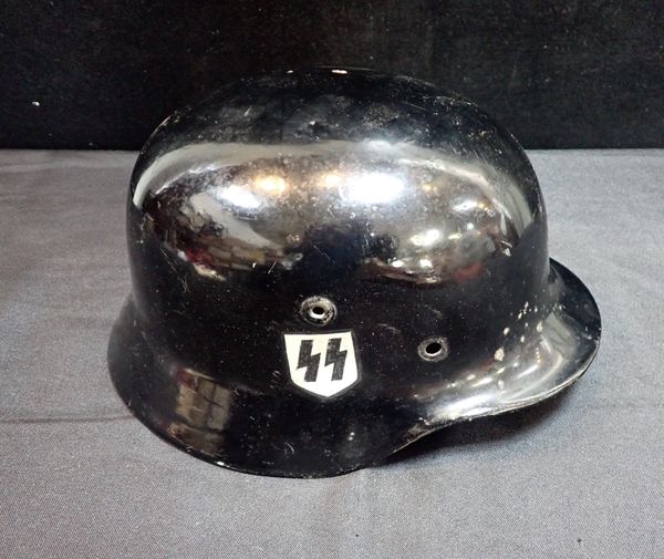 A WWII GERMAN HELMET