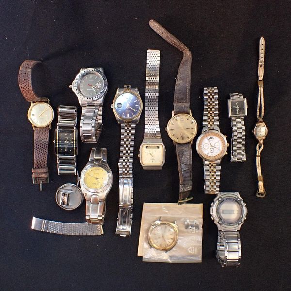 A QUANTITY OF GENTLEMANS' WRISTWATCHES