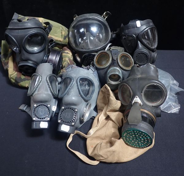 A QUANTITY OF RESPIRATORS/ GAS MASKS