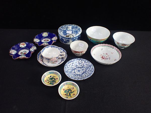 A QUANTITY OF 18th/19th CHINESE PORCELAIN