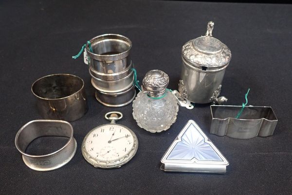A QUANTITY OF SILVER ITEMS