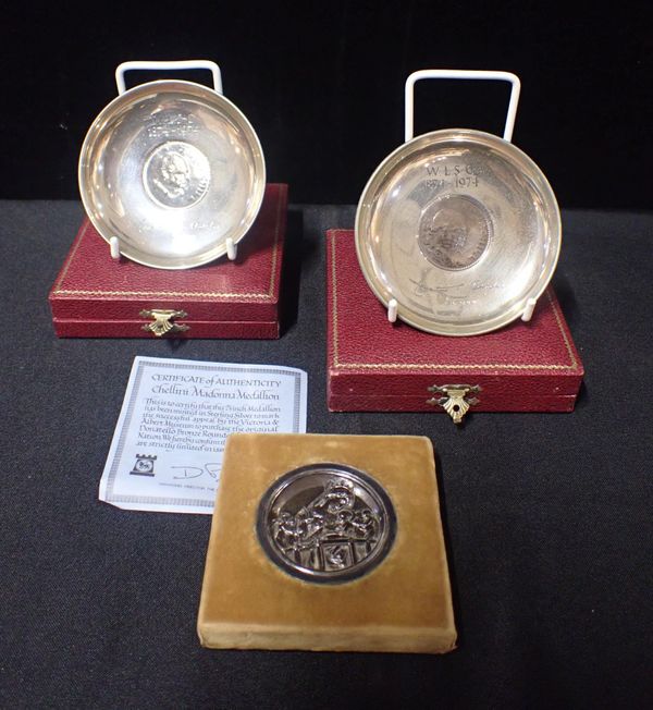 A PAIR OF SILVER WINSTON CHURCHILL CENTENARY DISHES